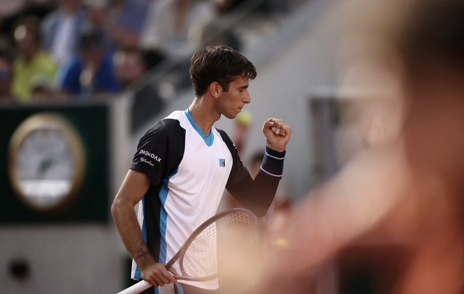 日本网球队翻盘美国网球队,西西帕斯一己之力扛起全队 日本网球队翻盘美国网球队,西西帕斯一己之力扛起全队