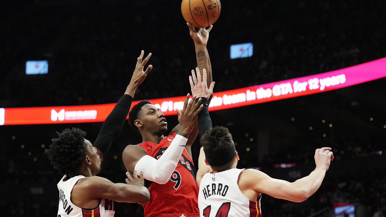 LOL英雄联盟直播-包含勇士B队轻取热火，贝弗利绝境逆转的词条