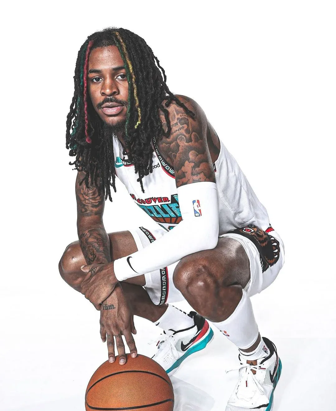 英雄联盟竞猜-凯尔特人险胜灰熊，字母哥高光表现的简单介绍