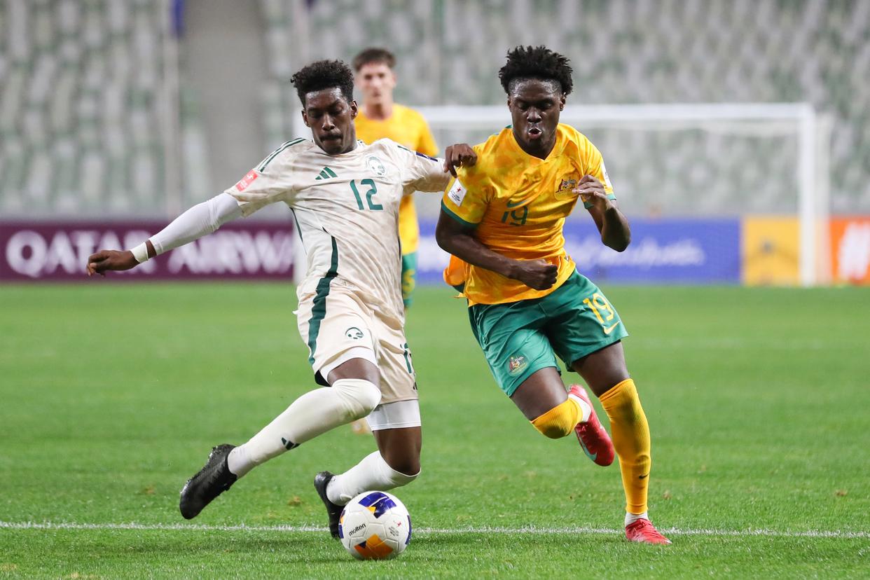 lpl官网-澳洲队在重要赛事中展现出色实力，闪耀赛场的简单介绍