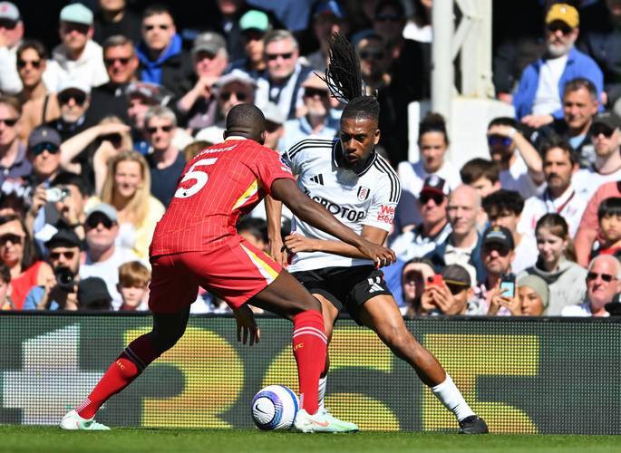 利兹联客场不敌哈德斯菲尔德,英超积分滑落的简单介绍 利兹联客场不敌哈德斯菲尔德,英超积分滑落的简单介绍