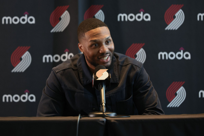 LOL英雄联盟投注-开拓者遭遇3连败！利拉德被禁赛困扰的简单介绍