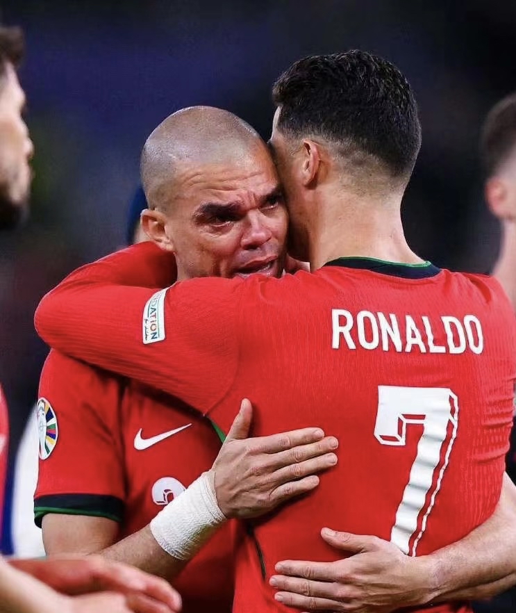 C罗领衔葡萄牙队参加欧洲国家联赛的简单介绍